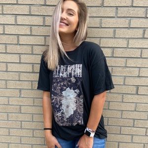 Alpha Phi flower motif tee